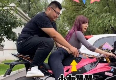 扒爷爆料劈叉女星视频,劈叉女星私密视频曝光，真相令人震惊