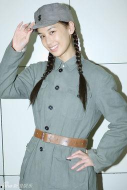 明星帅气军装制服图片,明星演绎帅气制服魅力瞬间